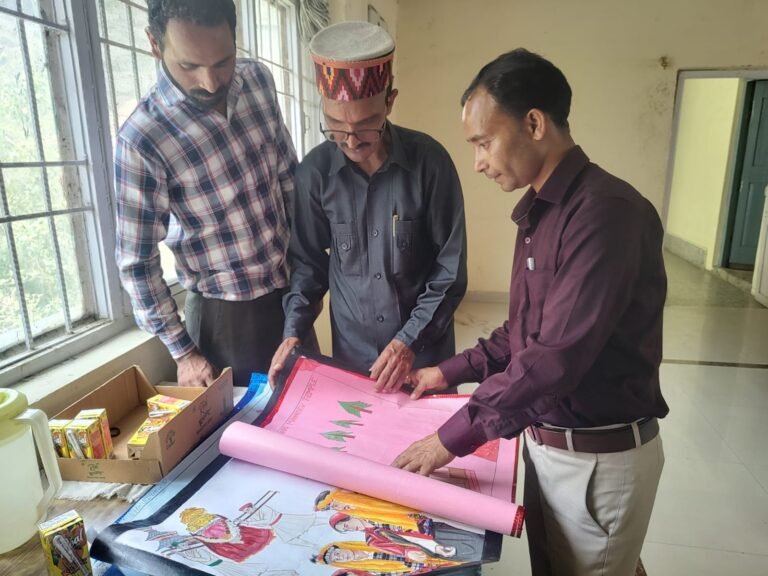 आनी में सजी कवियों की महफिल, बाल कवि सम्मेलन ने जीता सबका दि